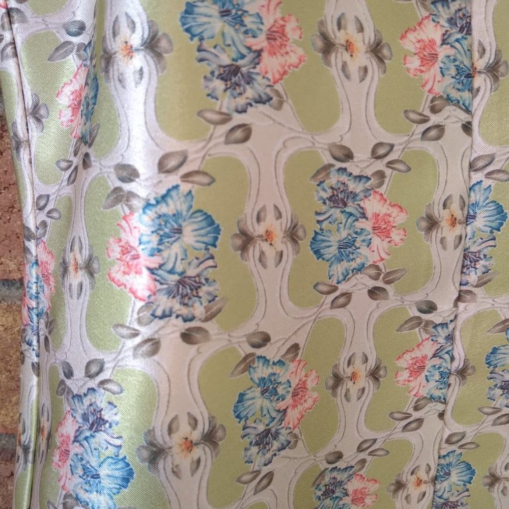 Shaped Satin Tank Top - Picture 4 of 6